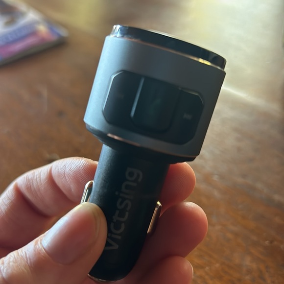 Victsing Bluetooth FM Transmitter for car - Upgraded 5.0 - Picture 4 of 5